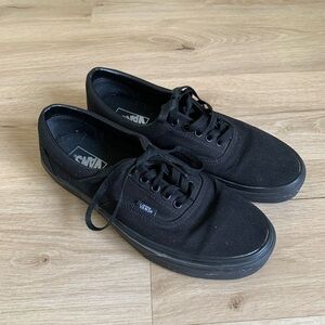 Black Vans classic